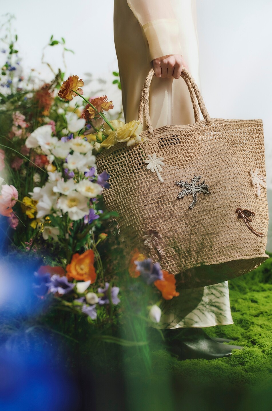 ALANUI Where The Waves Begins rounded raffia tote bag Women LIGHT BROWN 3