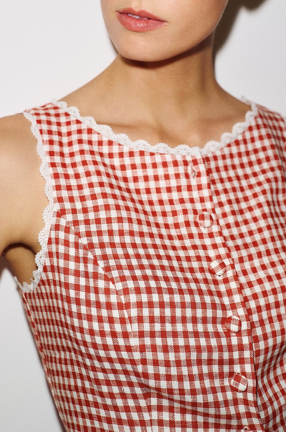 REFORMATION Top sans manches à carreaux vichy en lin et dentelle Amela Femme ROUGE 4