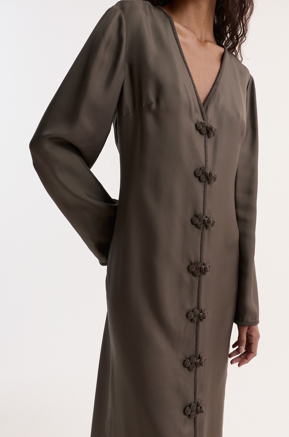 RÓHE Long-sleeved V-neck silk dress with flared sleeves Women DARK BROWN 4