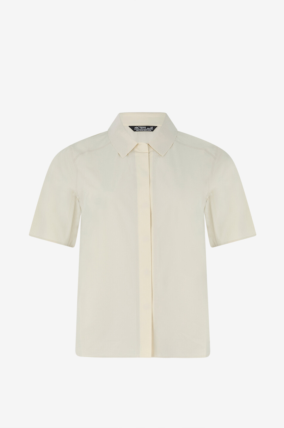 Olia fitted short-sleeved shirt in technical fabric