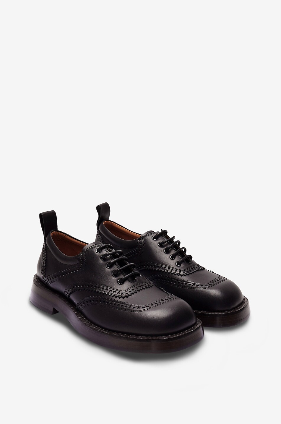 ALEXANDER McQUEEN Chaussures à lacets perforées en cuir de veau Homme NOIR 2