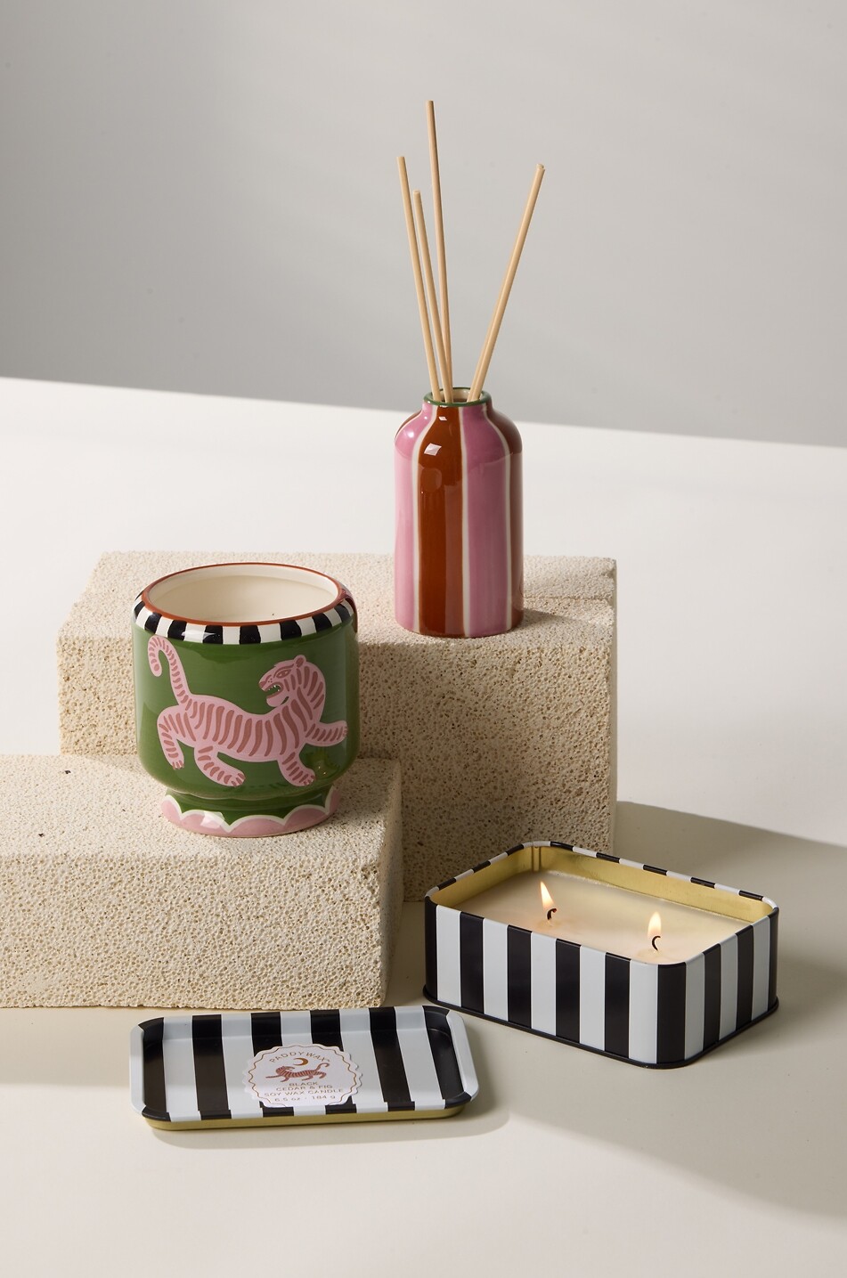 PADDYWAX Duftkerze mit Tigermotif A Dopo Tiger Black Cedar & Fig - 226g Haus Farblos 5