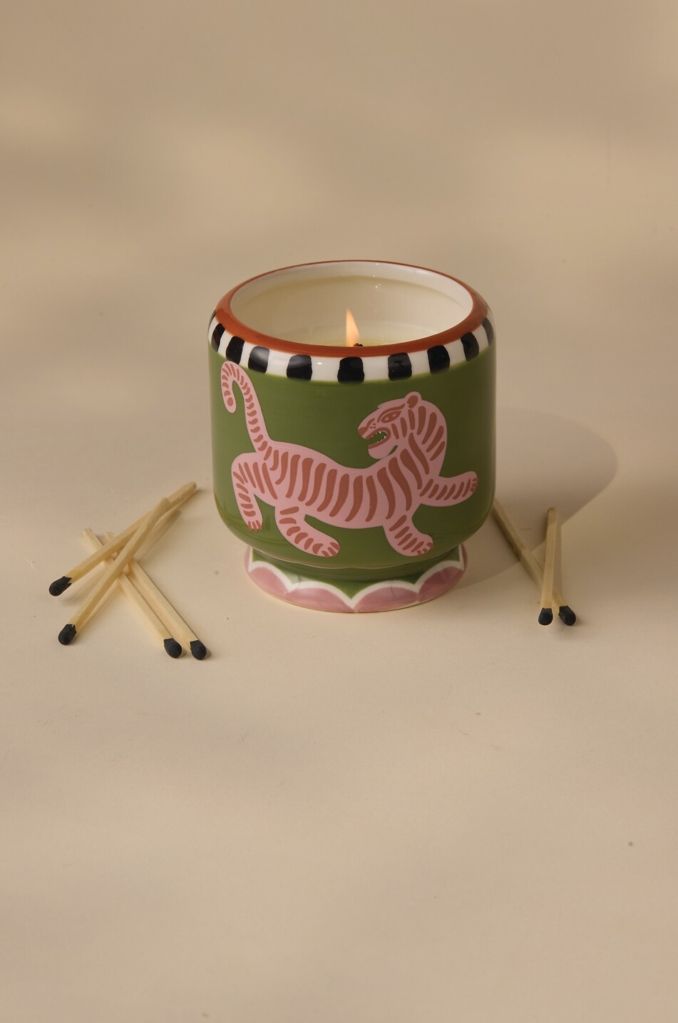 PADDYWAX Duftkerze mit Tigermotif A Dopo Tiger Black Cedar & Fig - 226g Haus Farblos 4
