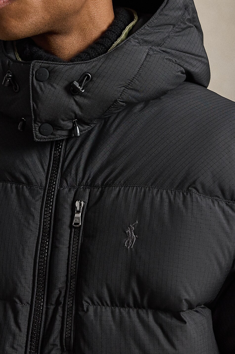 POLO RALPH LAUREN Kurze Kapuzendaunenjacke aus Technomaterial The Gorham Herren SCHWARZ 5