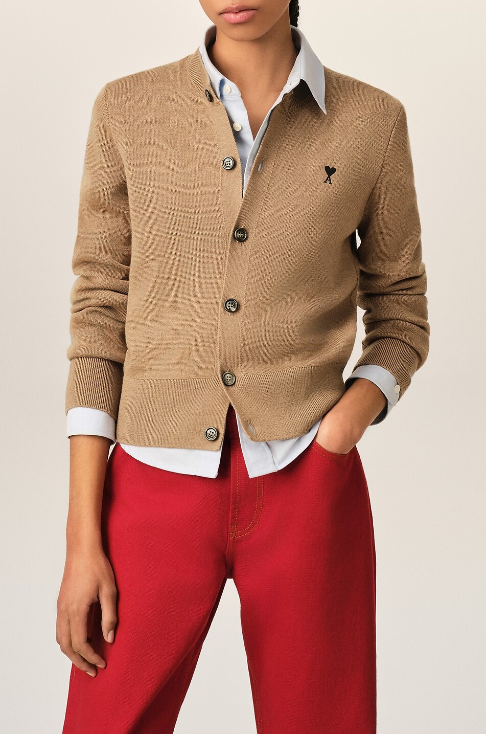 AMI Cardigan ajusté boutonné à col rond en laine Ami de Coeur Femme CAMEL 5