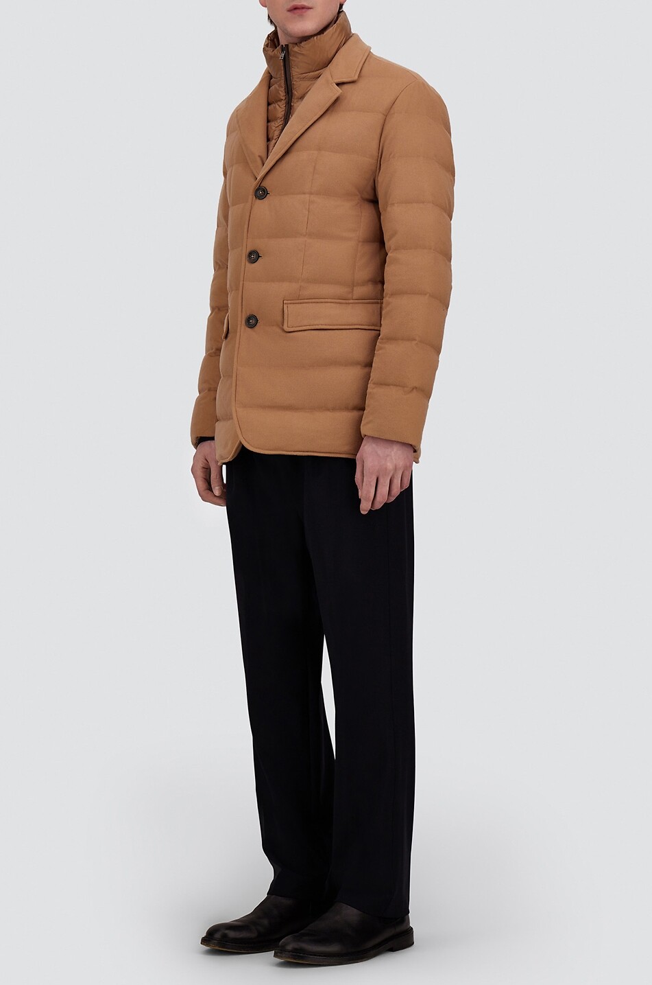 HERNO Kurze gesteppte Daunenjacke mit Revers aus Seide und Kaschmir Herren KAMELFARBEN 5
