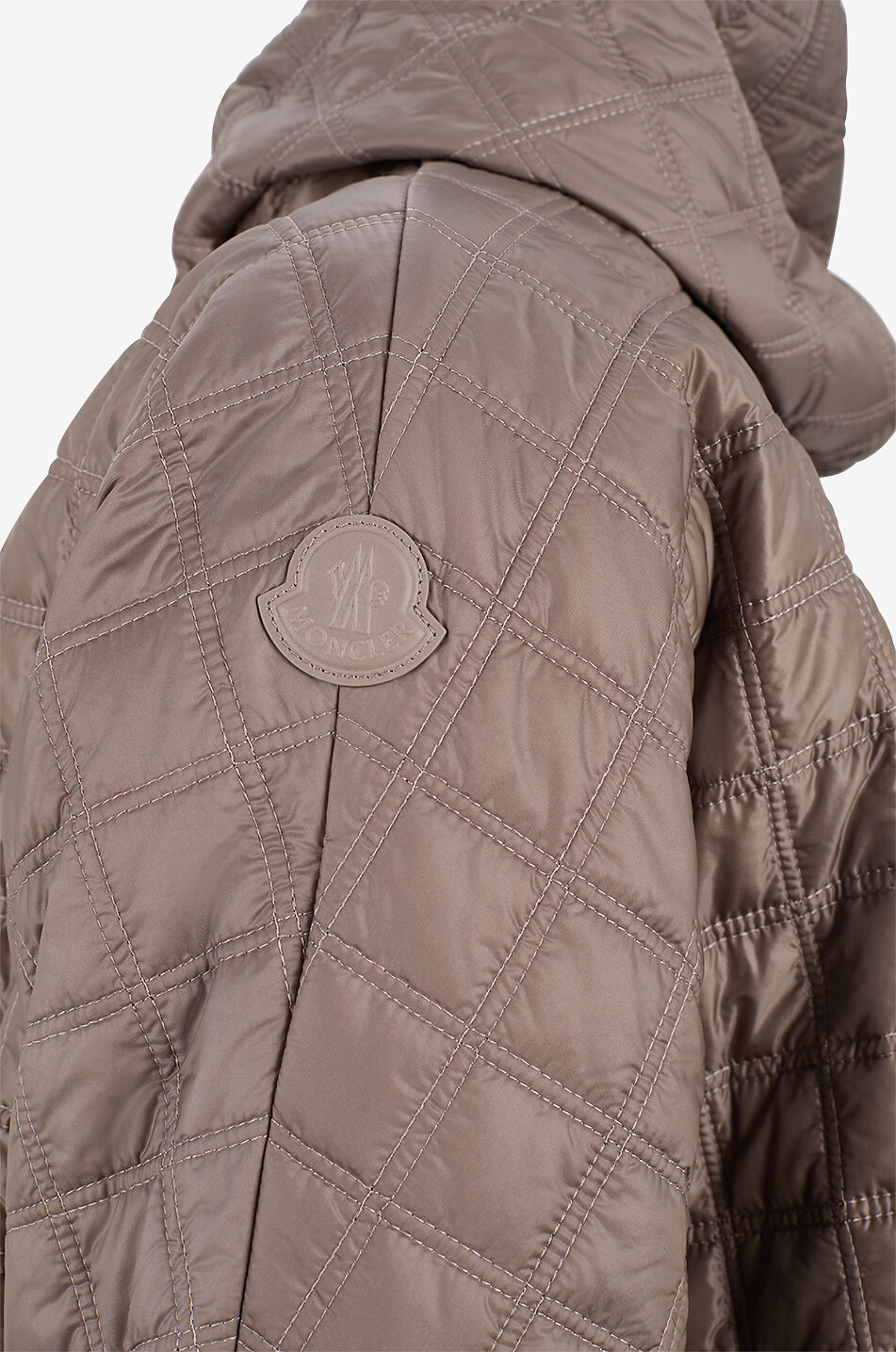 MONCLER Cape à capuche en tissu technique matelassé carré Femme MARRON 3