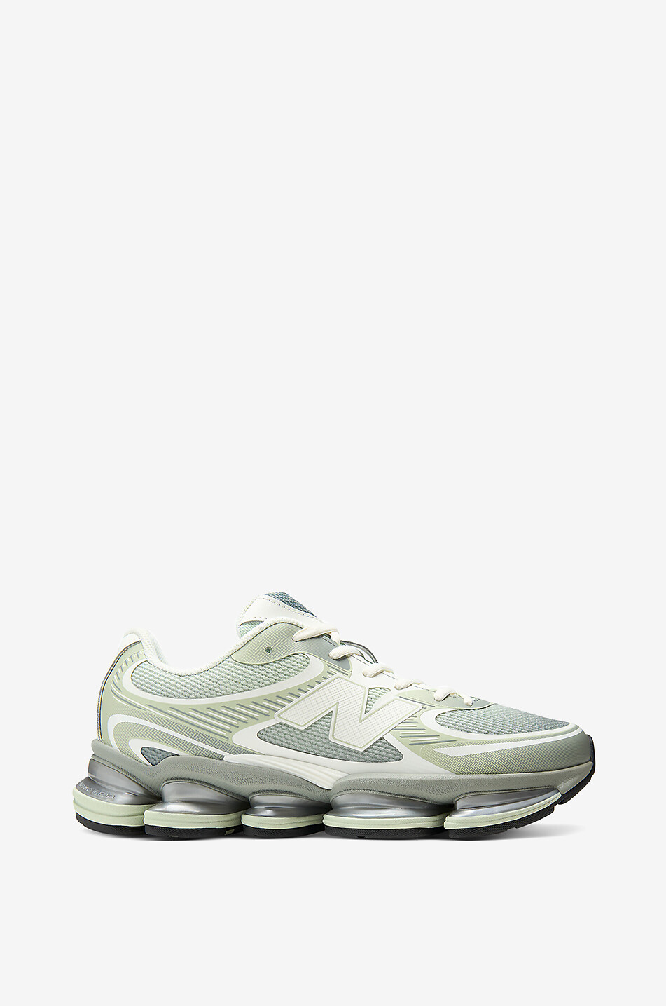 2000 low-top sneakers with sculpted sole