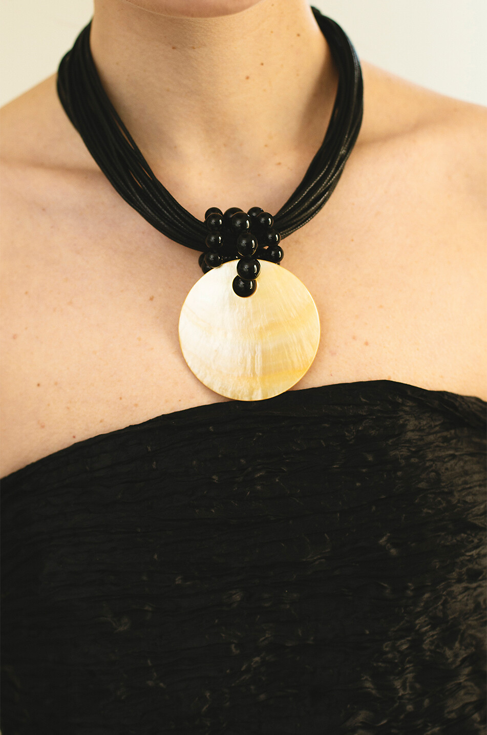 LE SUNDIAL Mehrsträngige Kordel-Kette mit Onyx und Perlmutt The Ivory Eclipse Damen BUNT 4