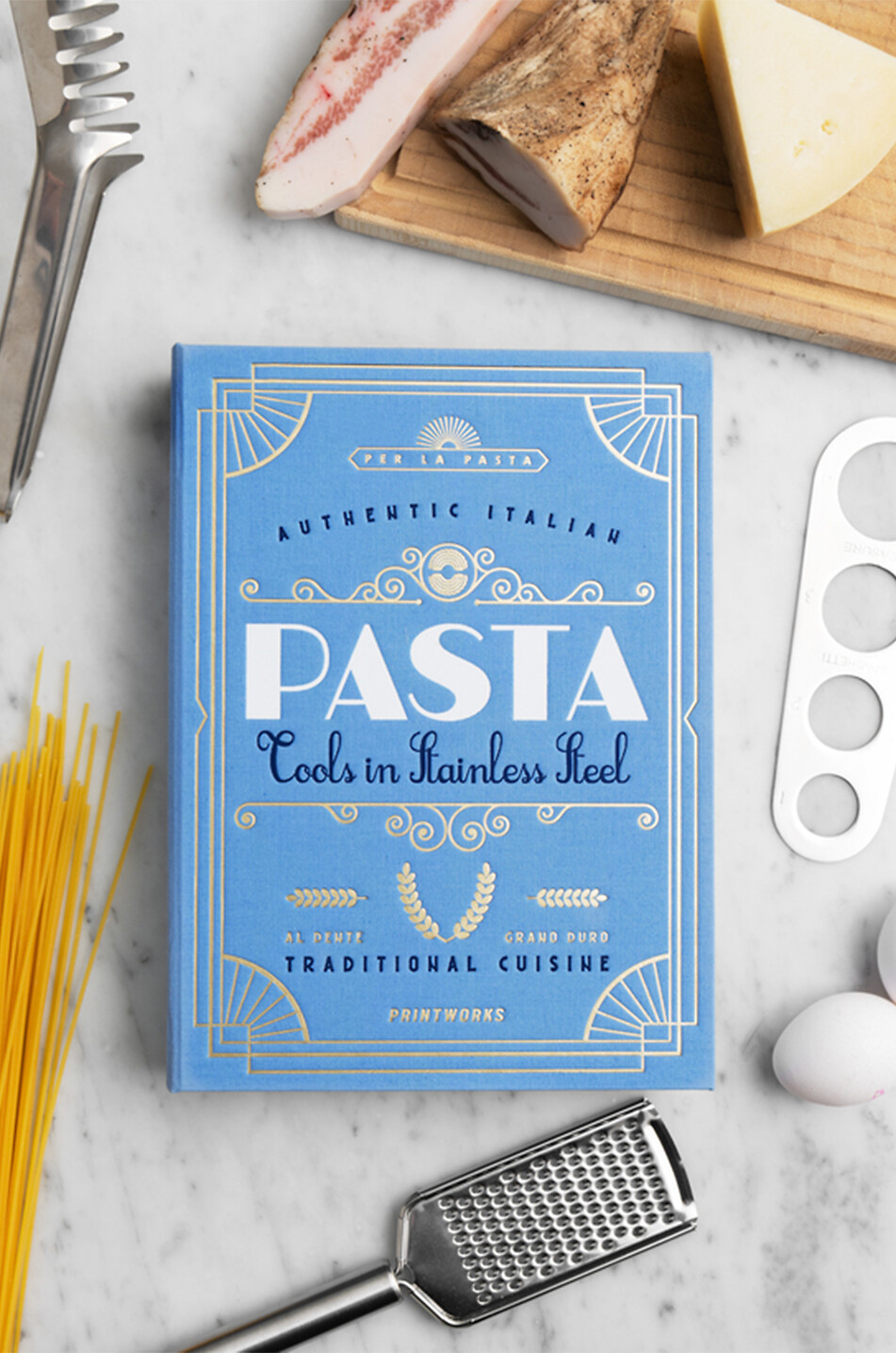 PRINTWORKS Coffret d'ustensiles à pâtes en acier avec livre de cuisine Maison BLEU 4