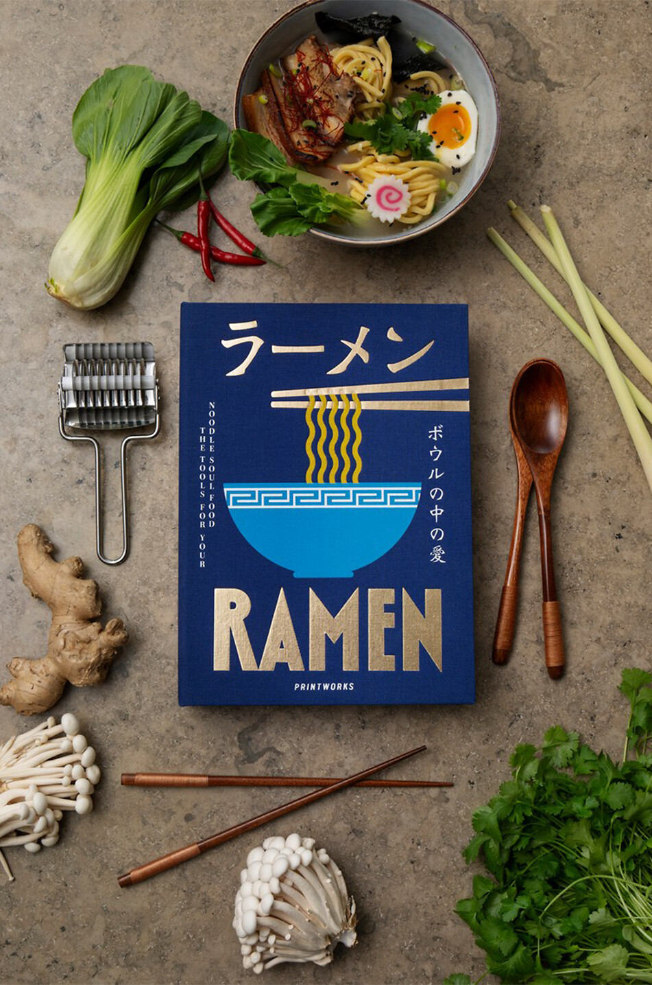 PRINTWORKS Coffret livre et ustensiles de cuisine pour ramen en bambou et acier Maison BLEU FONCE 3