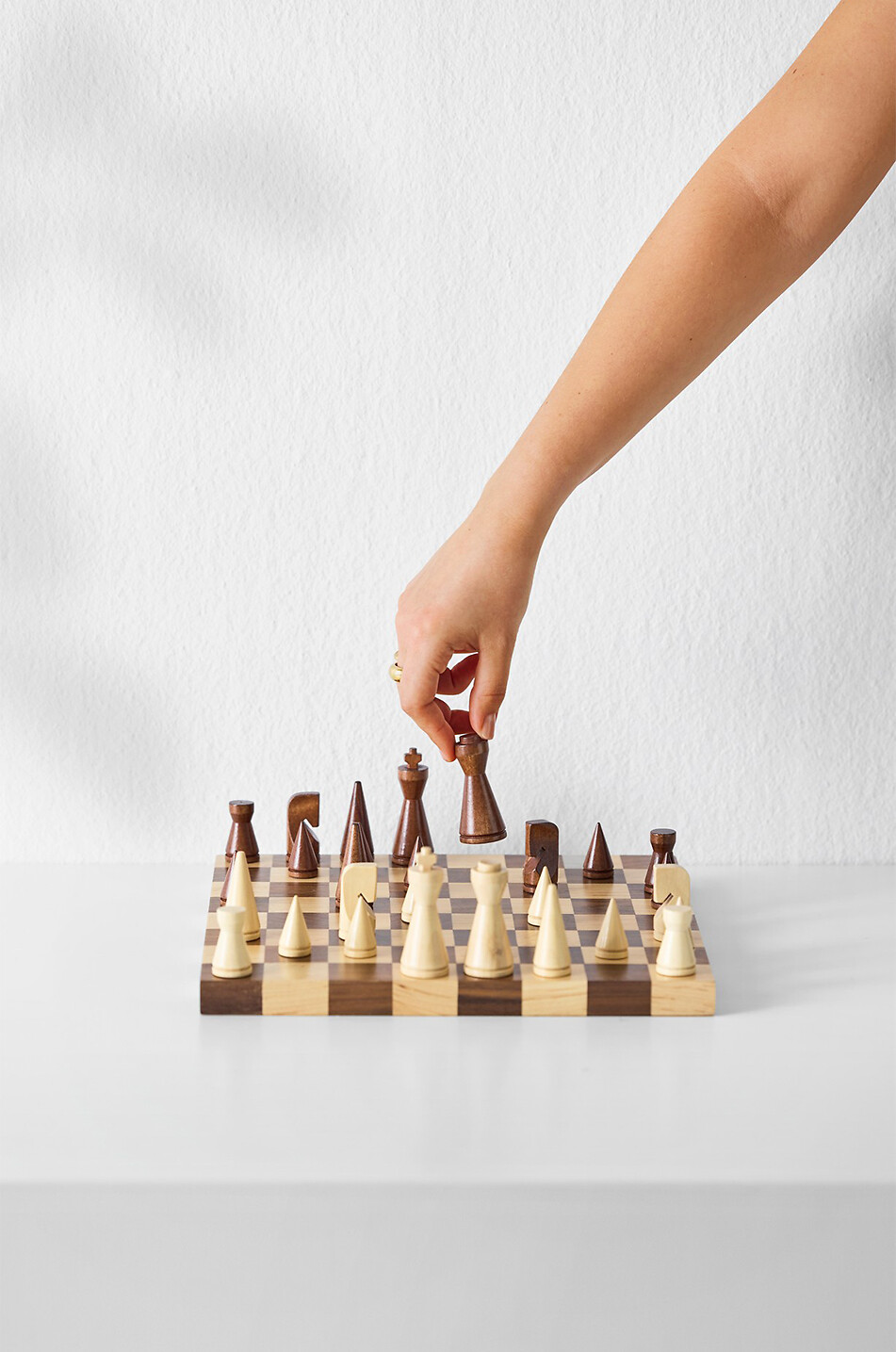 PRINTWORKS Jeu d'échecs en bois avec pièces tournées The Minimalist Maison BEIGE 5