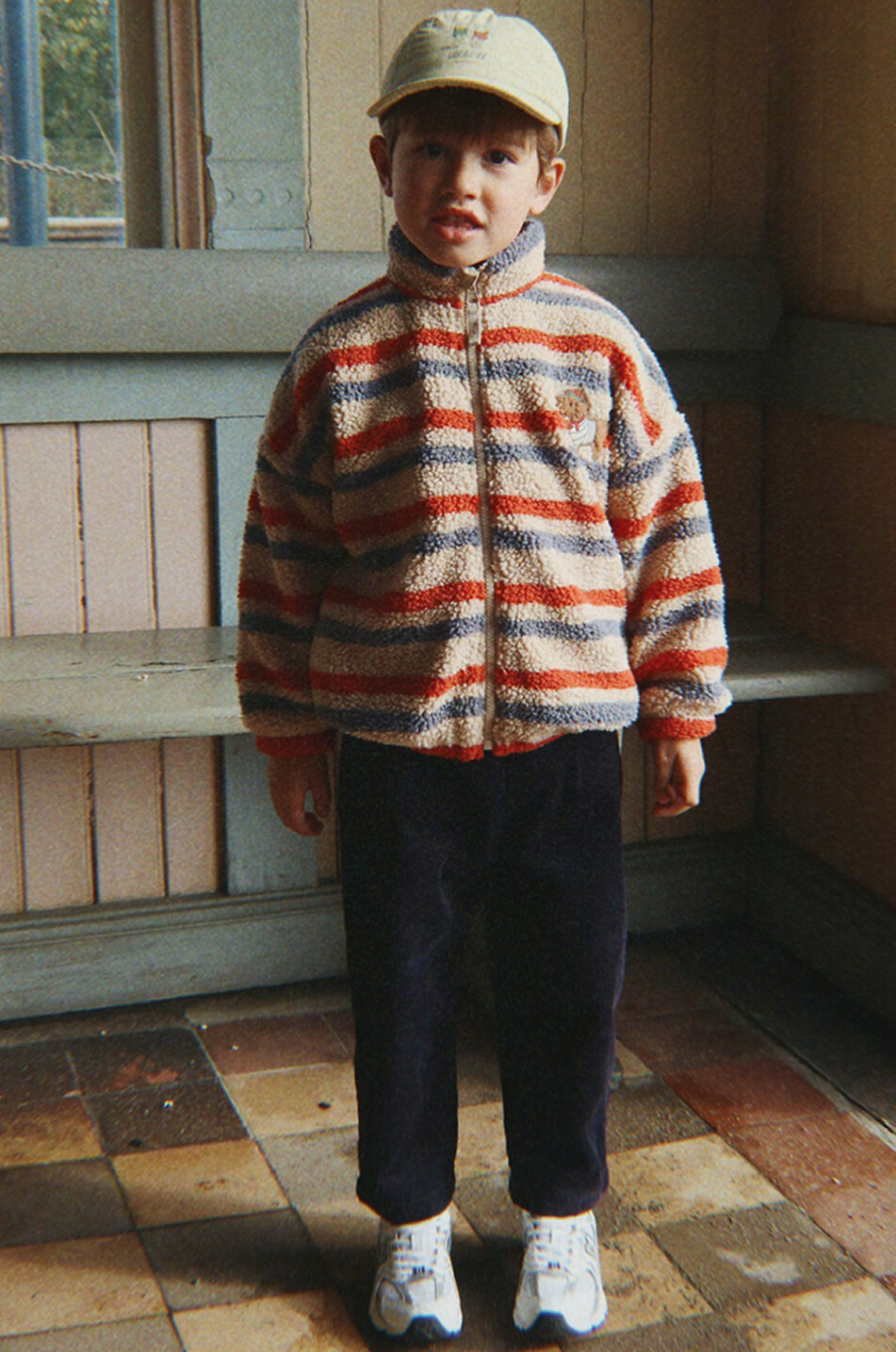 KONGES SLØJD Kinder-Fleecejacke mit Motiven und Stickereien Jody Unisex BUNT 5