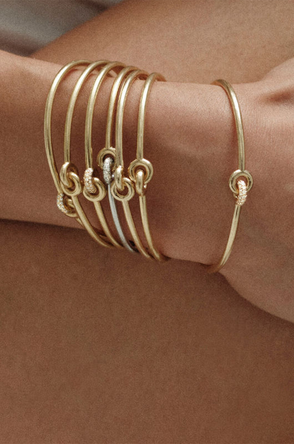 CHARLOTTE CHESNAIS Armreif aus Gelbgold mit Diamanten Twin Pavé Damen GOLDEN 3